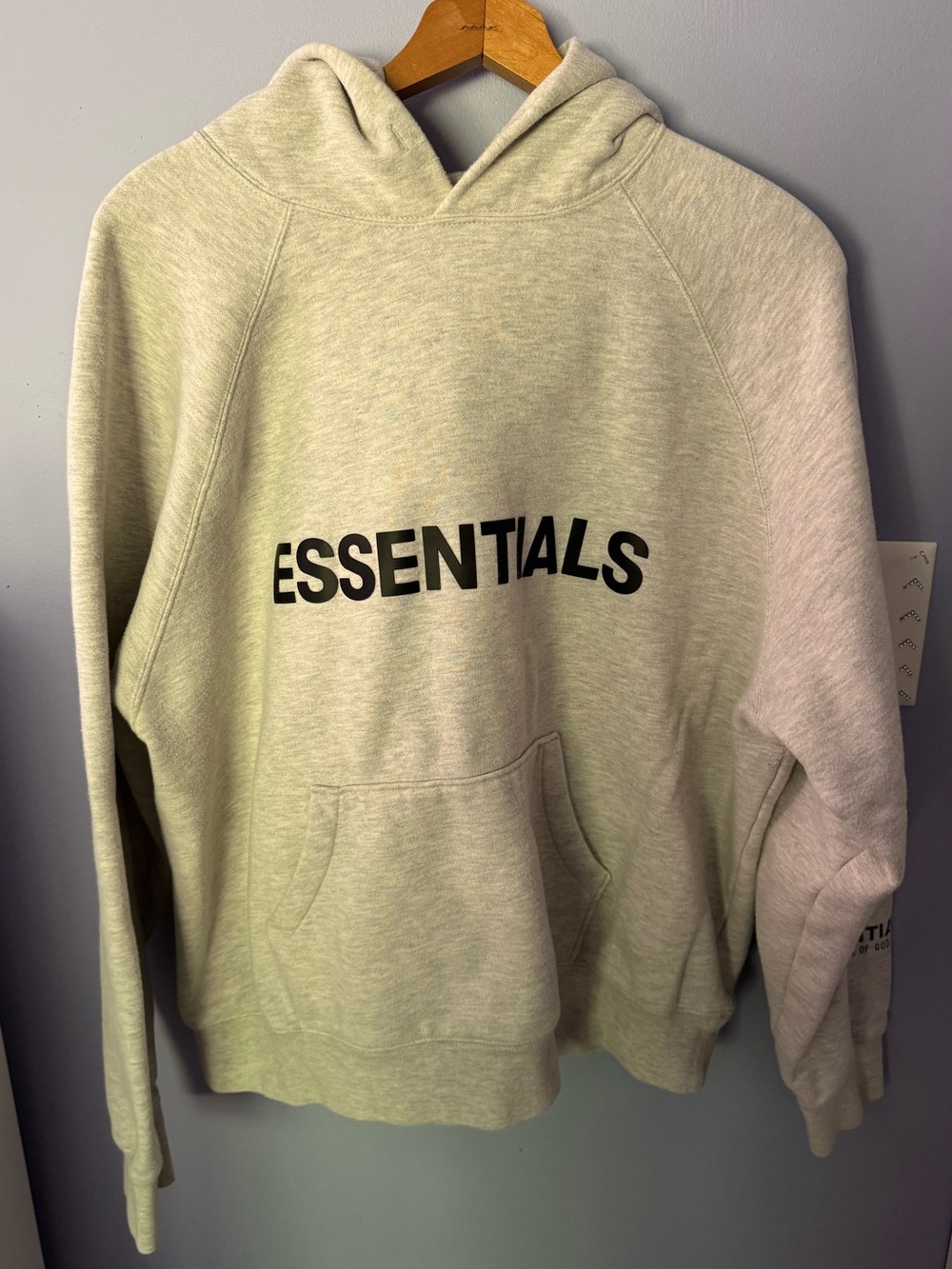 🦋Fear of God Essentials hoodie🦋